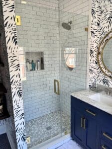 Shower. 2 Panel on linear line. Satin Brass HW. Square Hinges. Square Handle